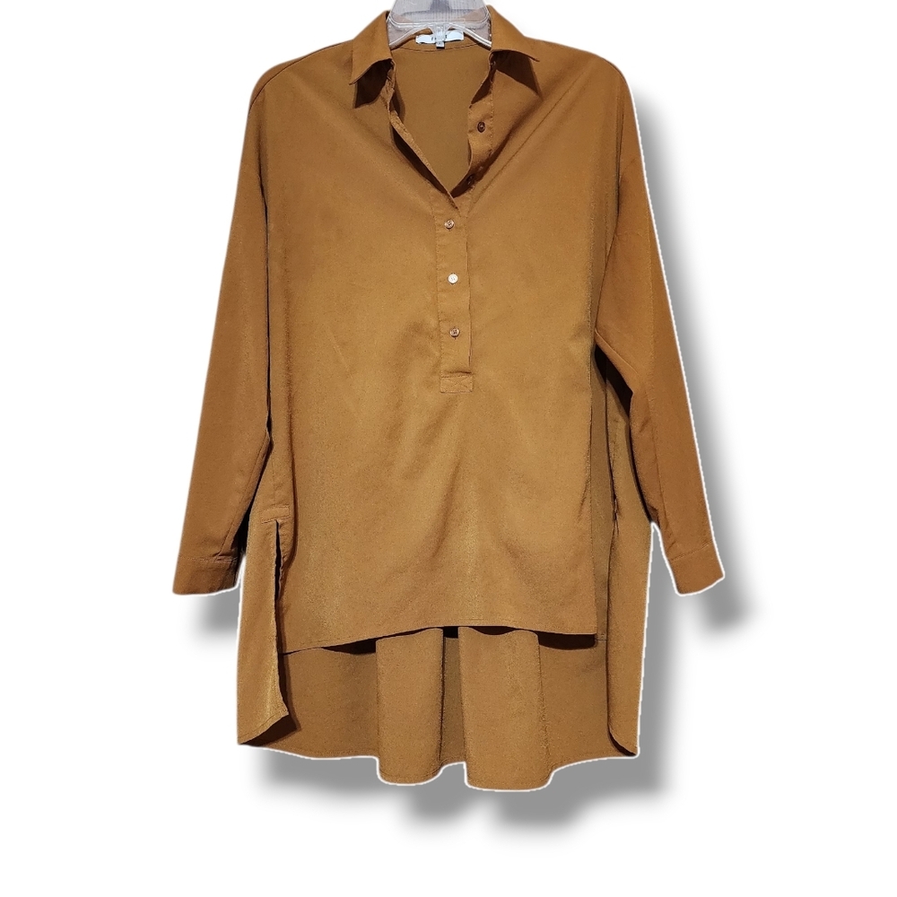 Ro & De Brown Button-Up Top